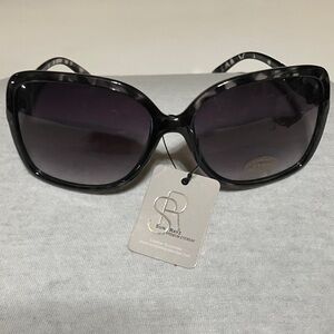 Women's Black Sunglasses